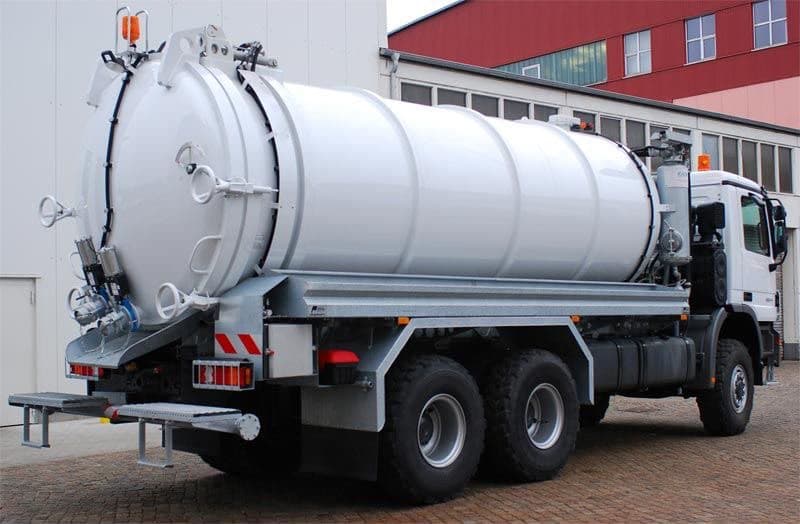Vacuum Tanker Services 1