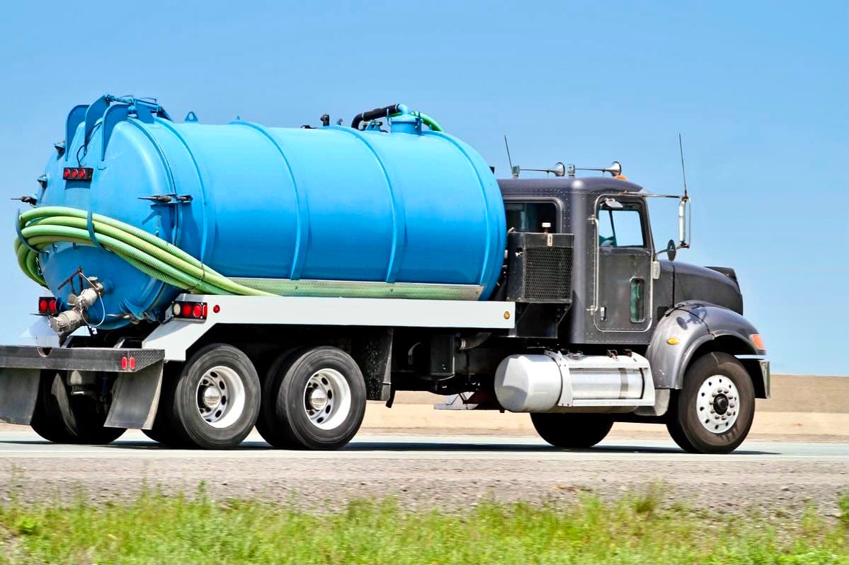 Sewage Tanker Transportation in UAE 3